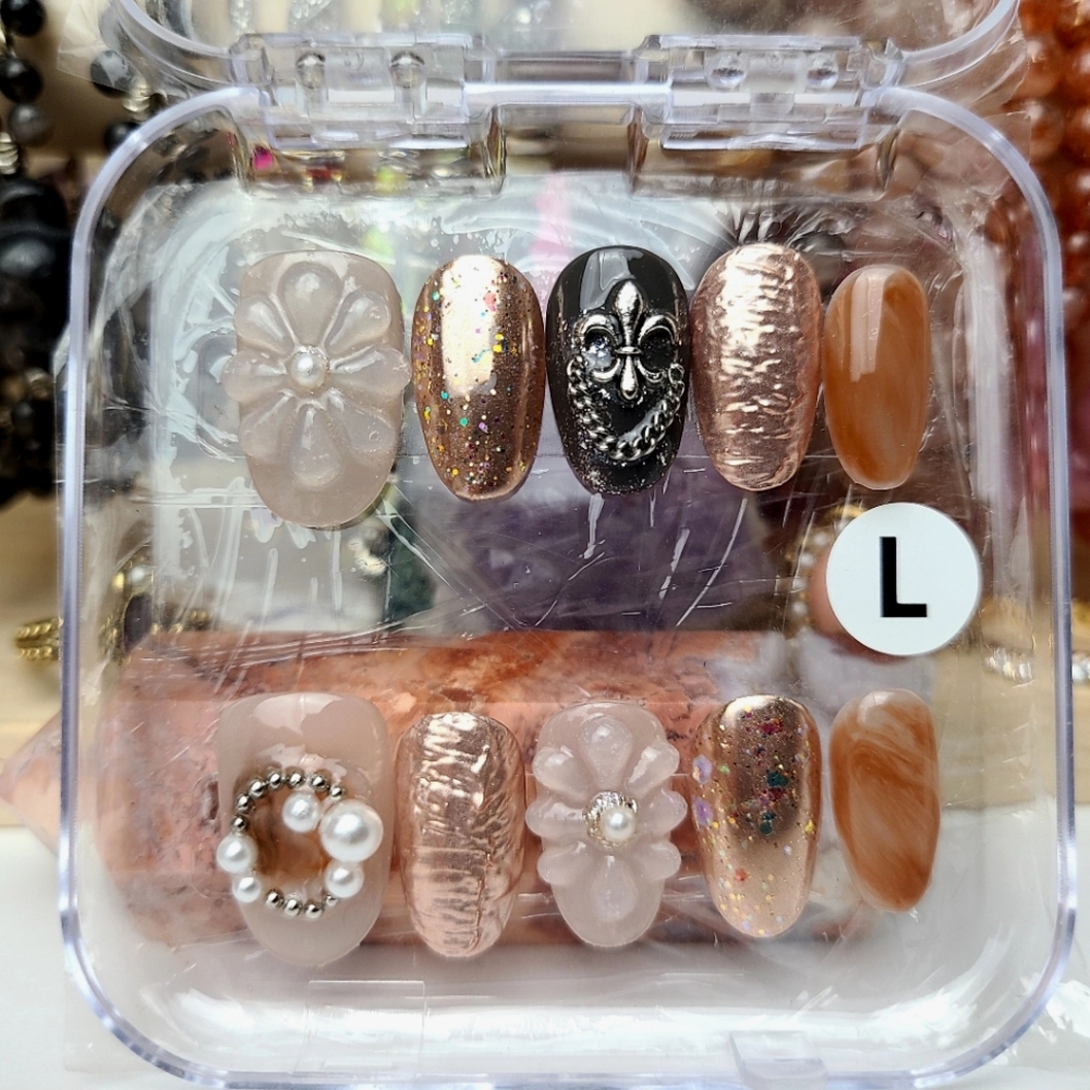Vintage Style Press-on Nail Set